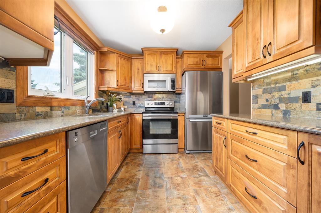 Picture of 112, 1051 3 Street NW, Medicine Hat Real Estate Listing