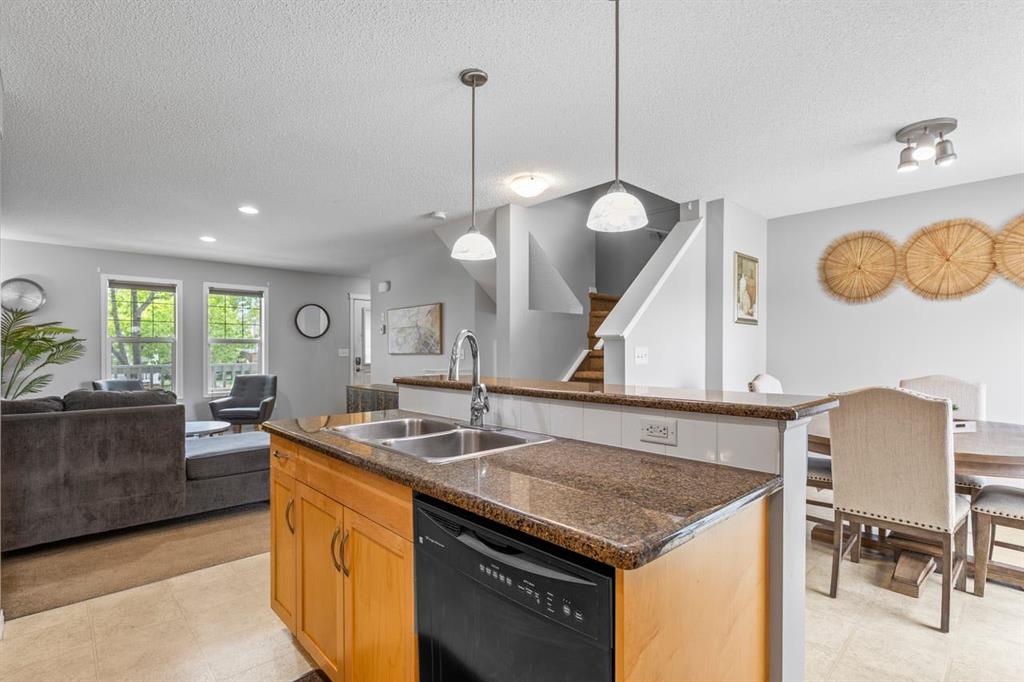 Picture of 189 Country Village Manor NE, Calgary Real Estate Listing