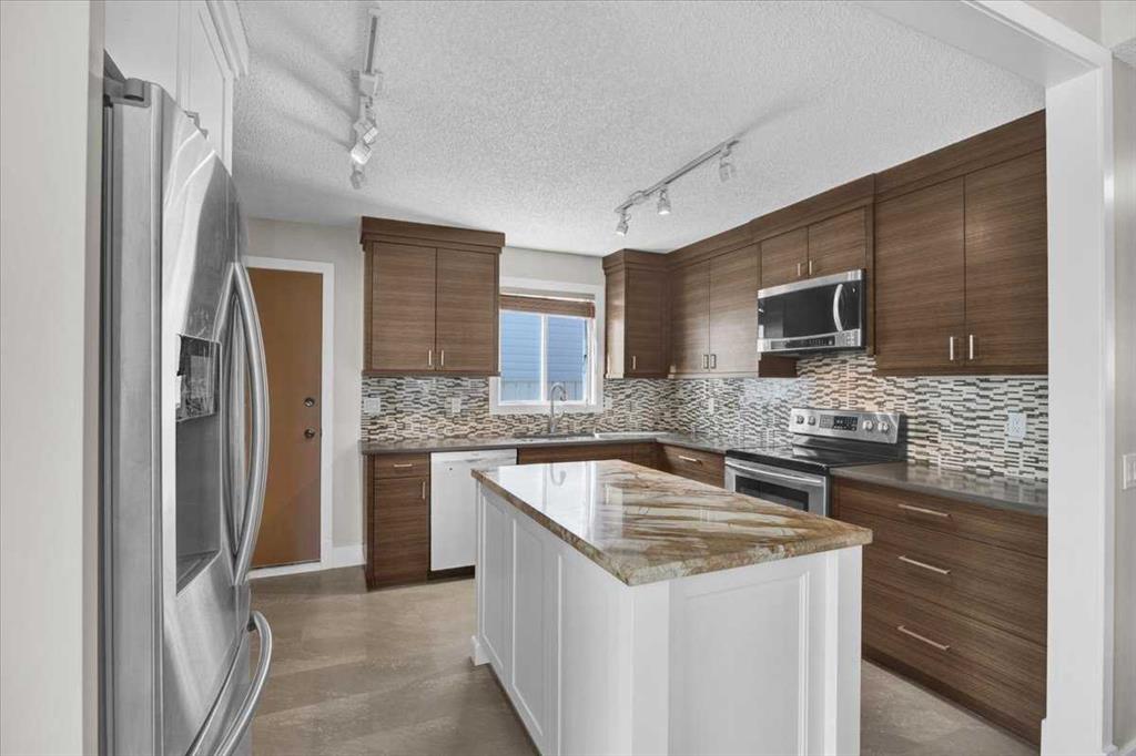 Picture of 16207 Shawfield Drive SW, Calgary Real Estate Listing
