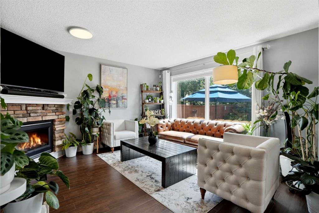 Picture of 20 Somercrest Grove SW, Calgary Real Estate Listing