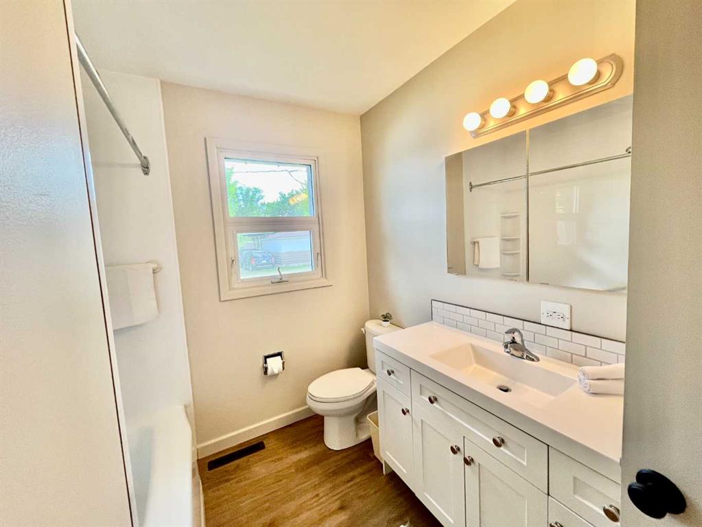 Picture of 223 Allison Street , Acme Real Estate Listing