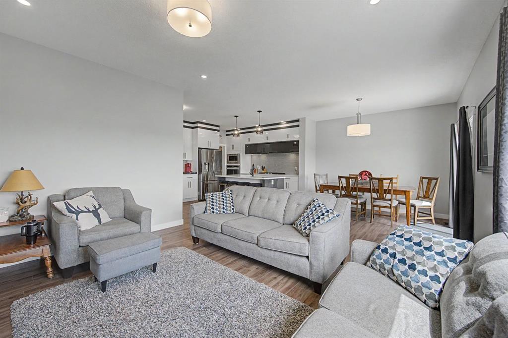 Picture of 1340 Lackner Boulevard , Carstairs Real Estate Listing