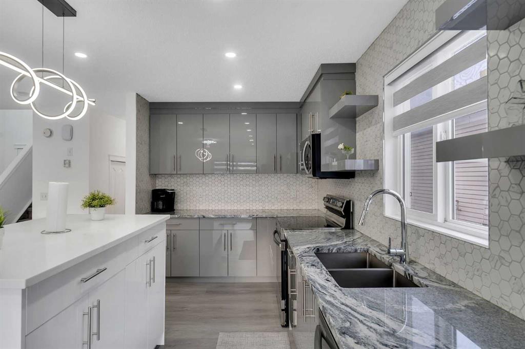 Picture of 41 Royal Birch Terrace NW, Calgary Real Estate Listing