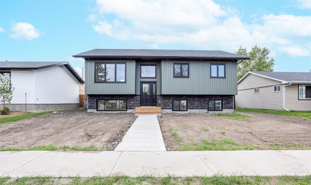 Picture of 1029 7 Avenue , Wainwright Real Estate Listing