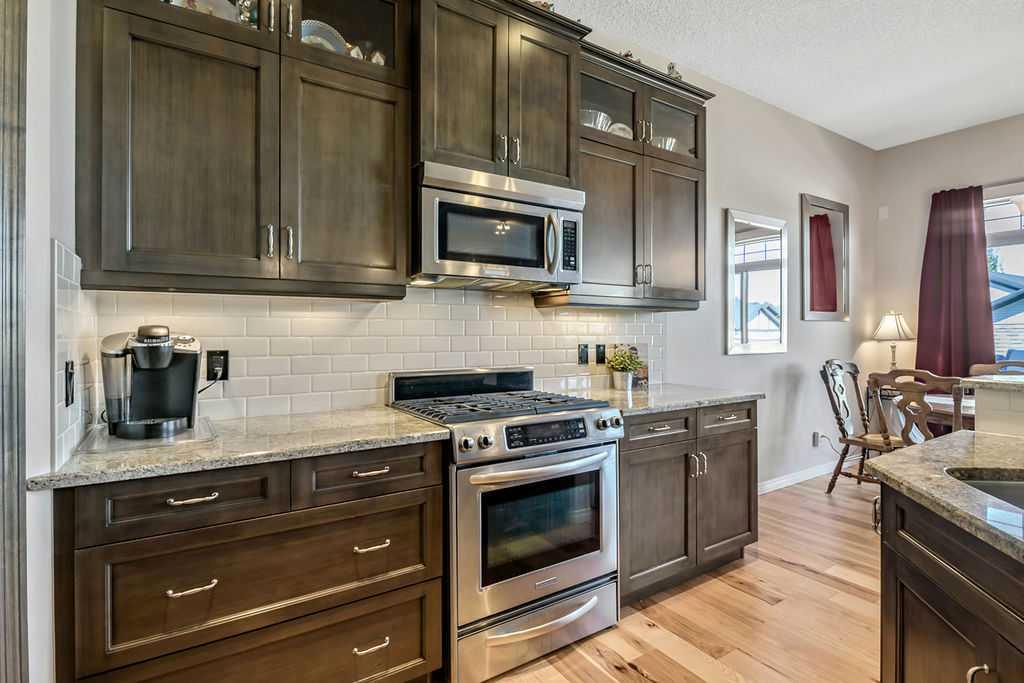 Picture of 347 Willow Ridge Manor SW, Diamond Valley Real Estate Listing