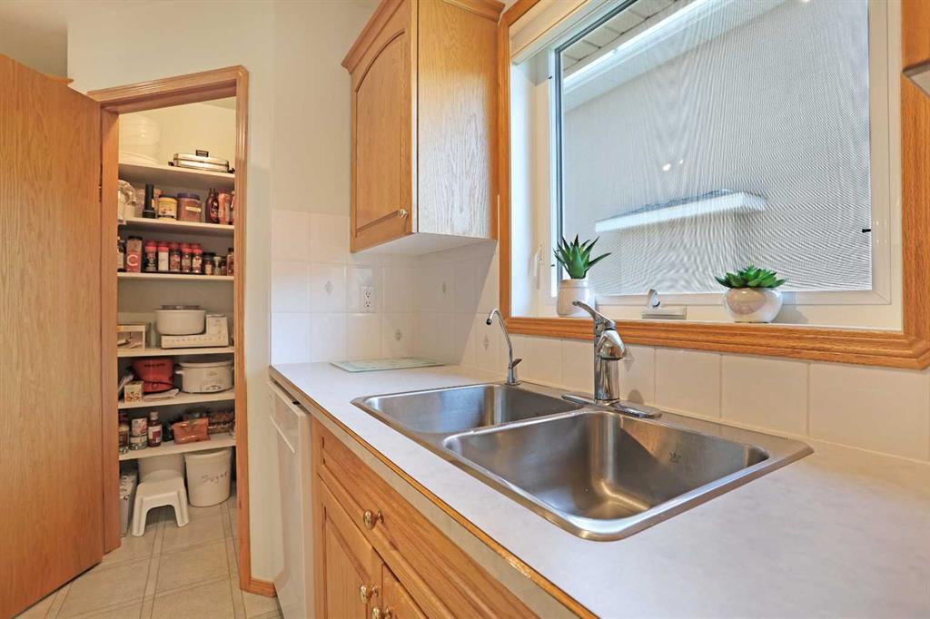 Picture of 47 Park Place W, Brooks Real Estate Listing
