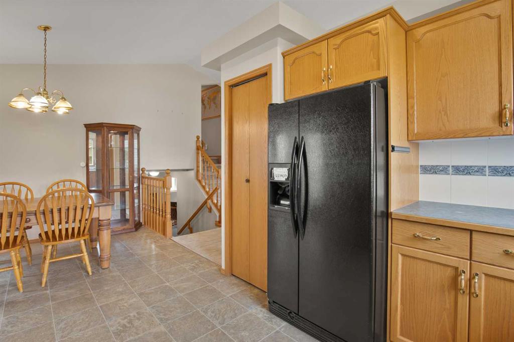Picture of 6014 44 Street Crescent , Innisfail Real Estate Listing