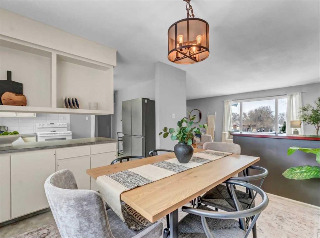 Picture of 261 9 Street SW, Medicine Hat Real Estate Listing