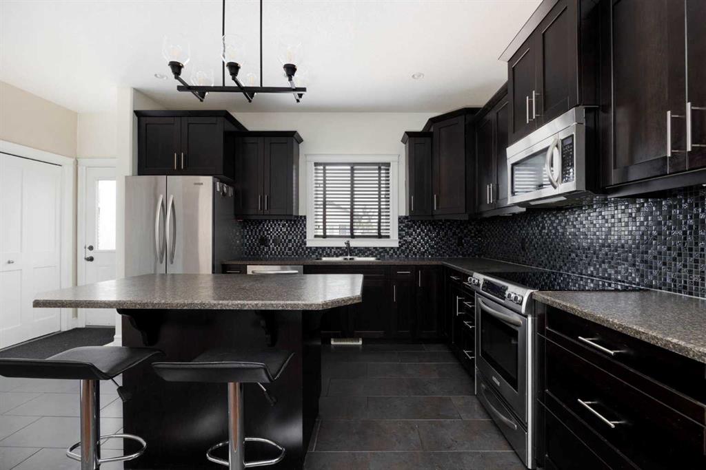 Picture of 257 Hawthorn Way , Fort McMurray Real Estate Listing