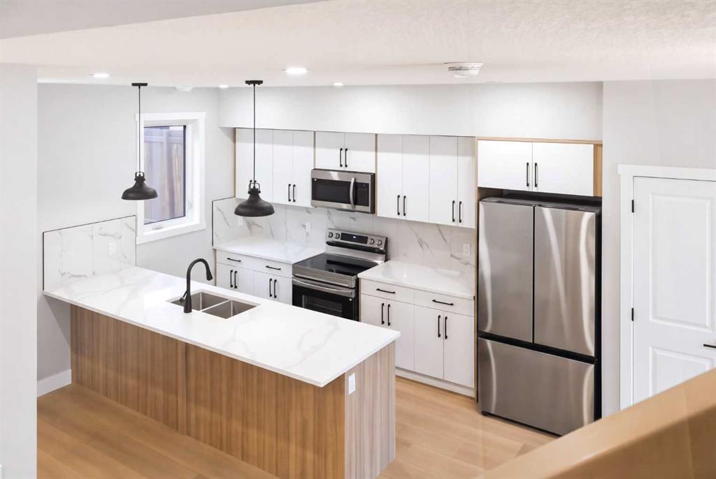 Picture of 1636 19 Avenue NW, Calgary Real Estate Listing