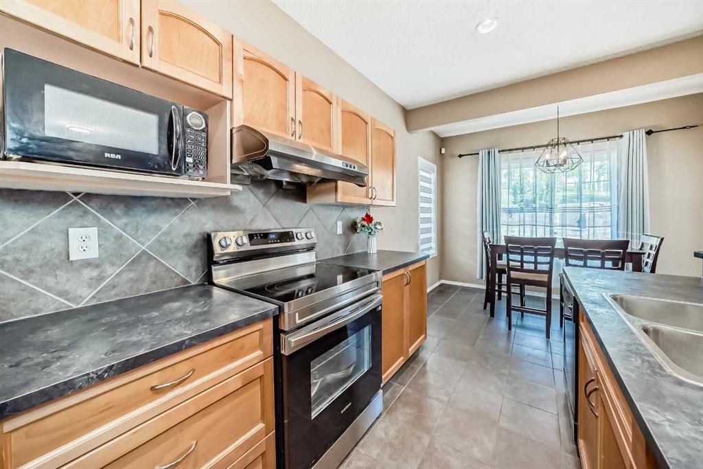 Picture of 73 Royal Birch Way NW, Calgary Real Estate Listing