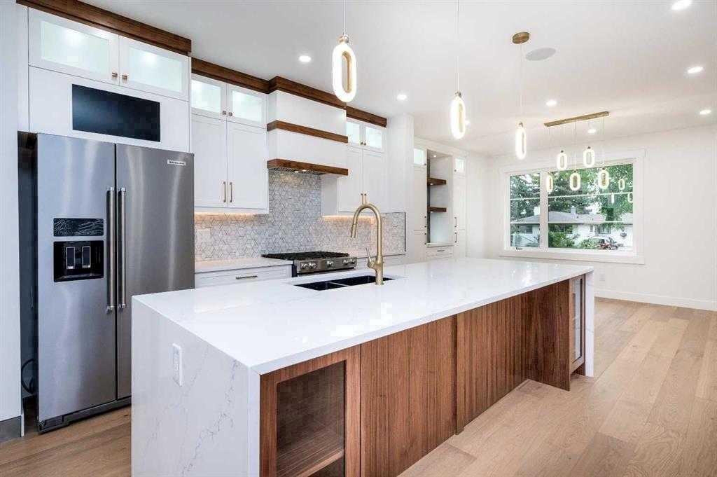 Picture of 105 Hartford Road NW, Calgary Real Estate Listing