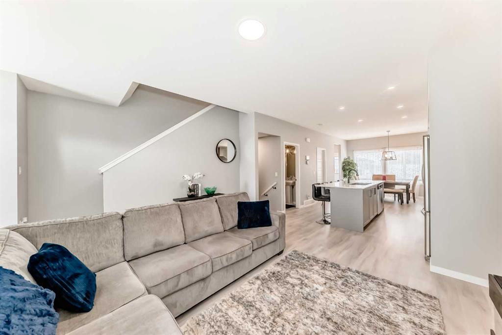 Picture of 220 Cornerstone Grove NE, Calgary Real Estate Listing