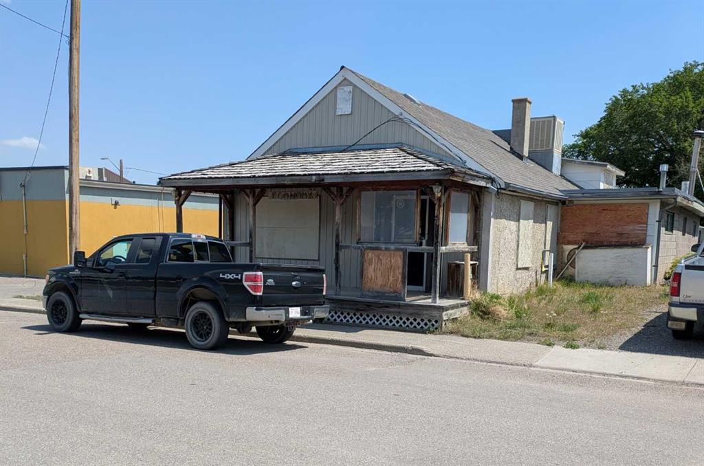 Picture of 991 St. John Avenue , Pincher Creek Real Estate Listing