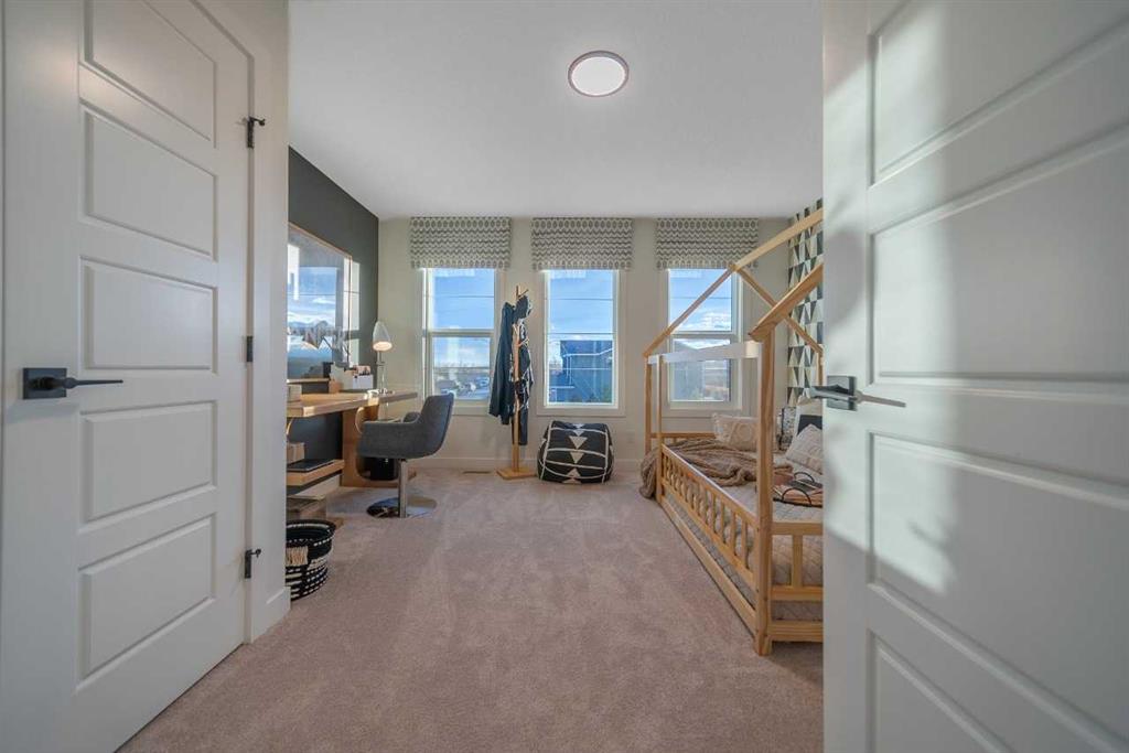 Picture of 20 Southborough Common , Cochrane Real Estate Listing