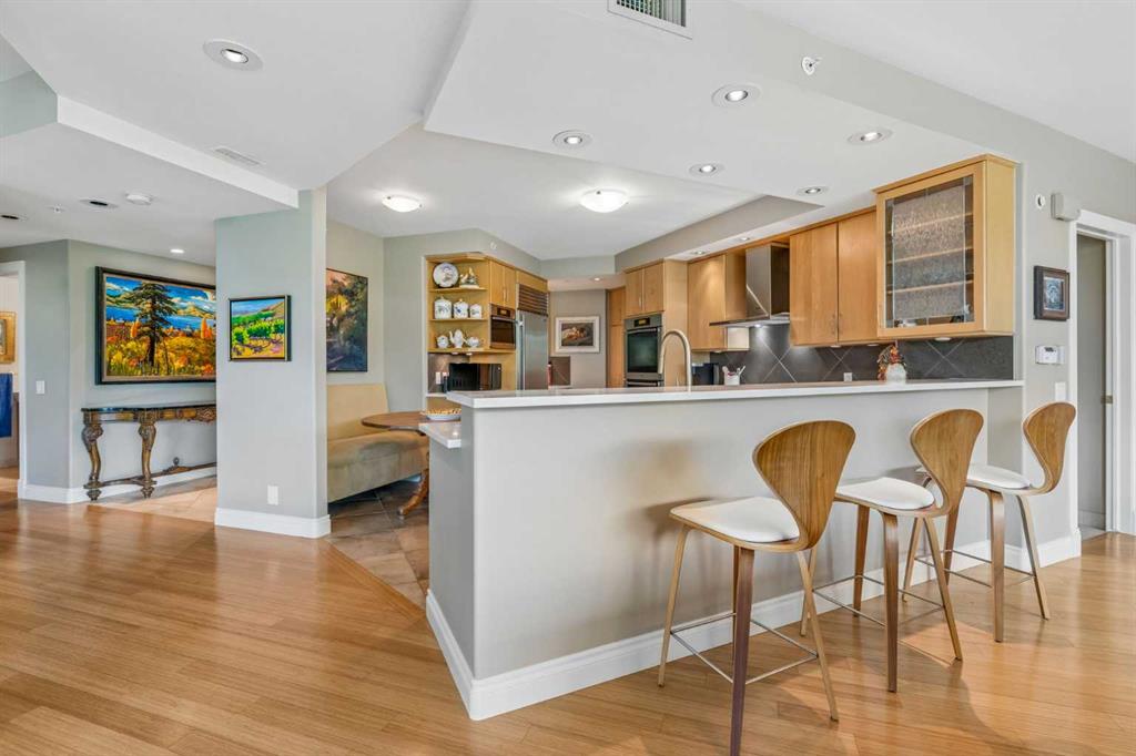 Picture of 303, 837 2 Avenue SW, Calgary Real Estate Listing