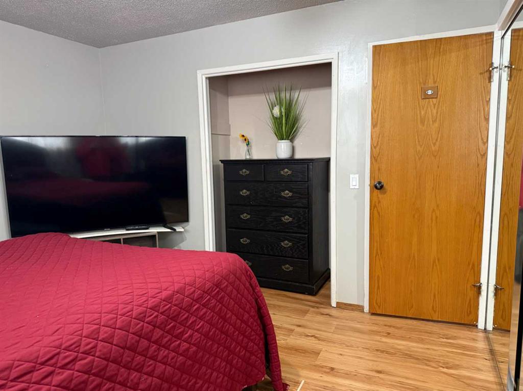 Picture of 302 5 Avenue W, Burdett Real Estate Listing