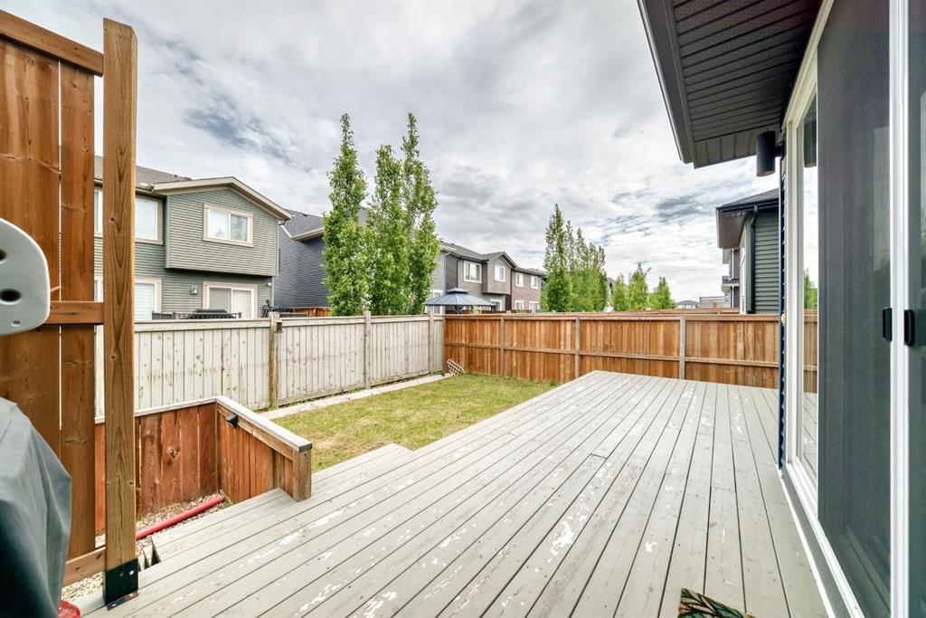 Picture of 259 Kingfisher Crescent SE, Airdrie Real Estate Listing