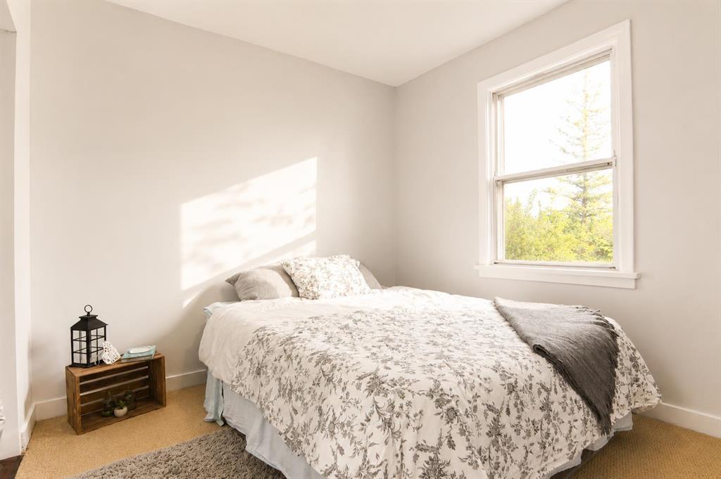 Picture of 4732 52 Street , Sylvan Lake Real Estate Listing