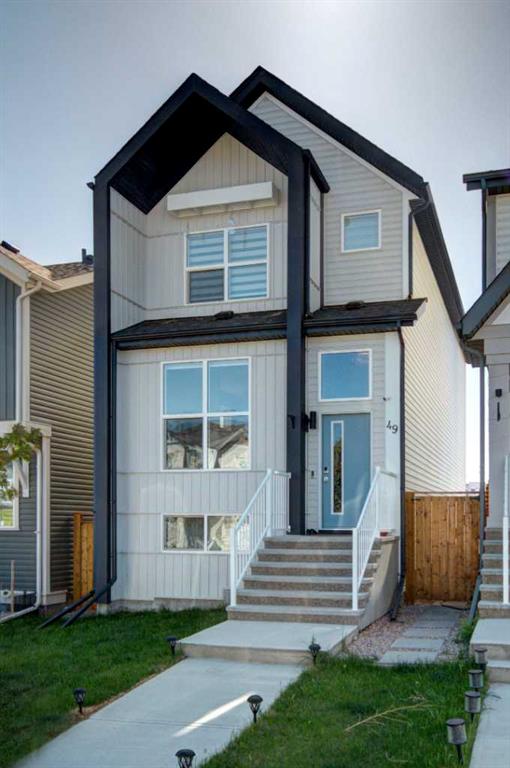 Picture of 49 Heirloom Crescent SE, Calgary Real Estate Listing