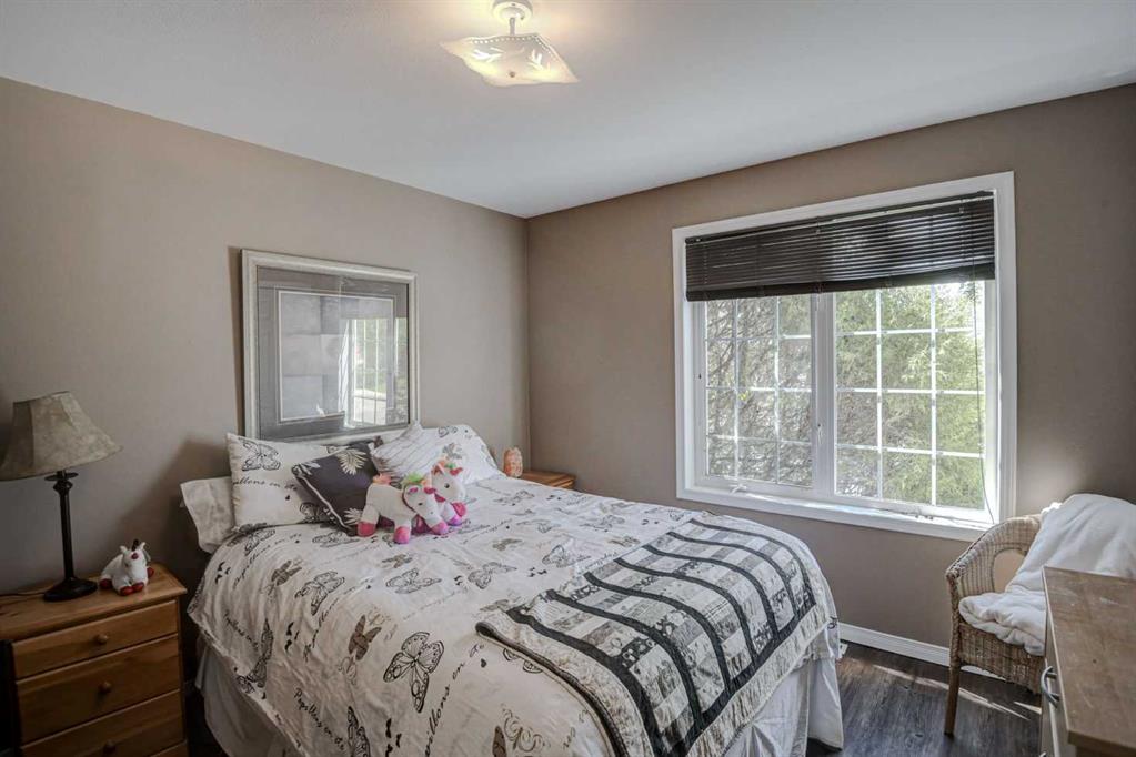 Picture of 1625 15A Street , Didsbury Real Estate Listing
