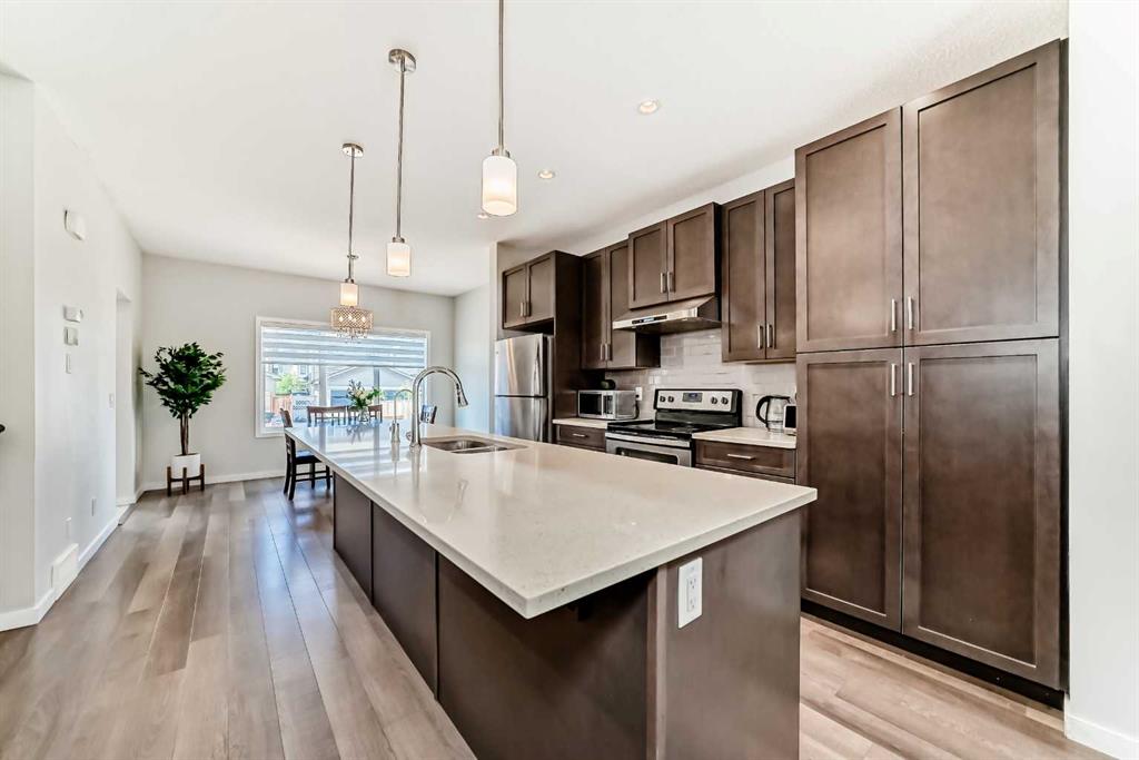 Picture of 151 Copperpond Rise SE, Calgary Real Estate Listing