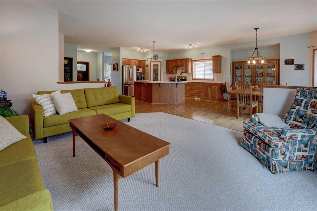 Picture of 123 Hillview Road , Strathmore Real Estate Listing