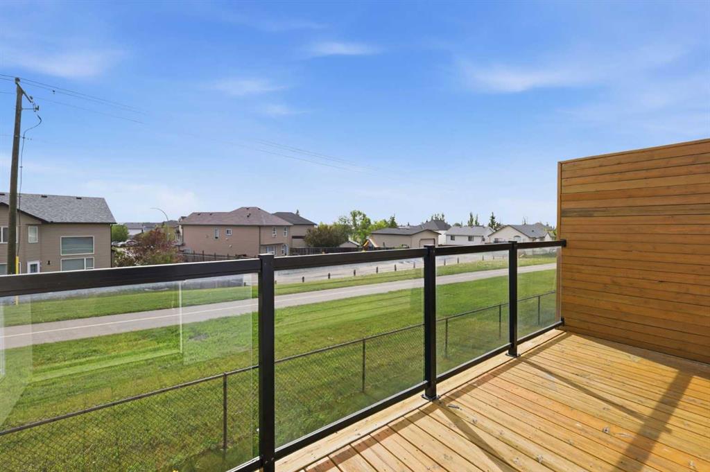 Picture of 220 Covecreek Circle NE, Calgary Real Estate Listing