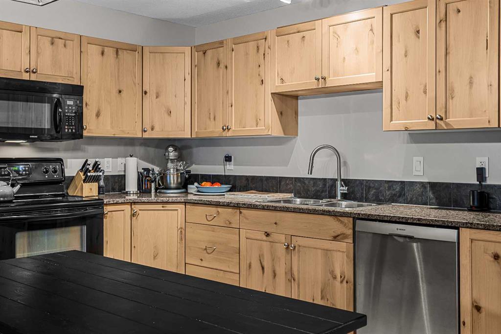 Picture of 111, 300 Palliser Lane , Canmore Real Estate Listing