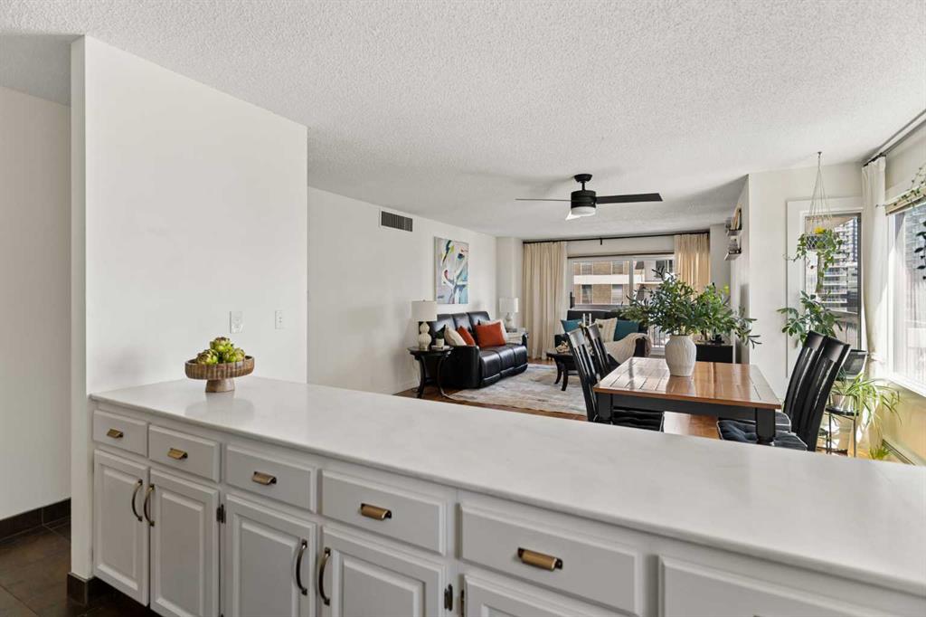Picture of 840, 540 14 Avenue SW, Calgary Real Estate Listing