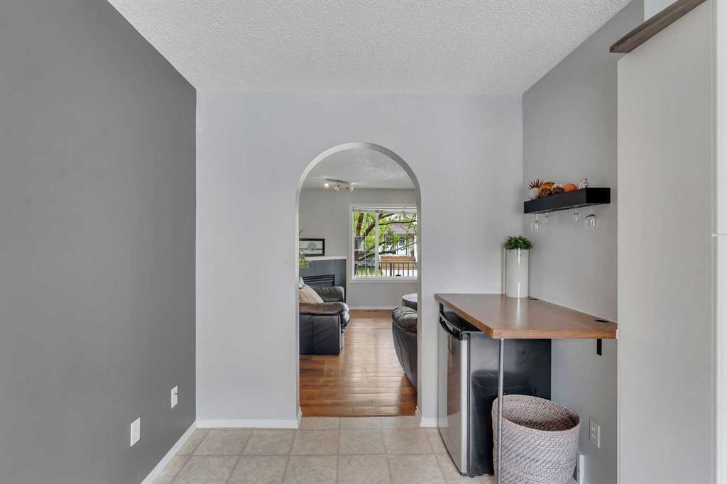 Picture of 27, 4 Stonegate Drive NW, Airdrie Real Estate Listing