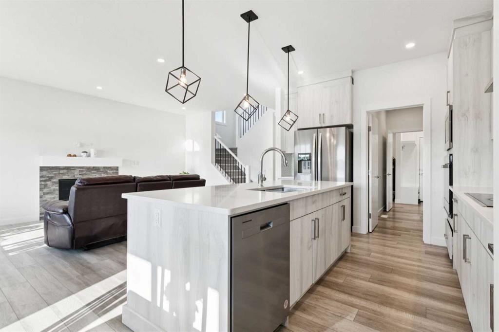Picture of 51 Midgrove Drive SW, Airdrie Real Estate Listing