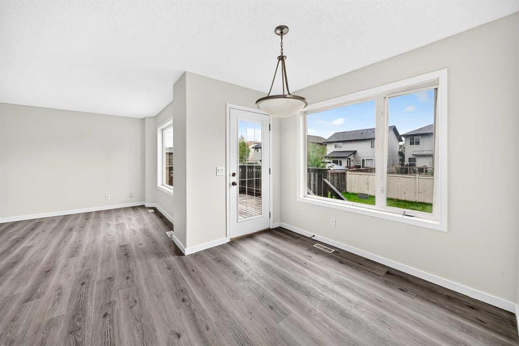 Picture of 531 Stonegate Road NW, Airdrie Real Estate Listing
