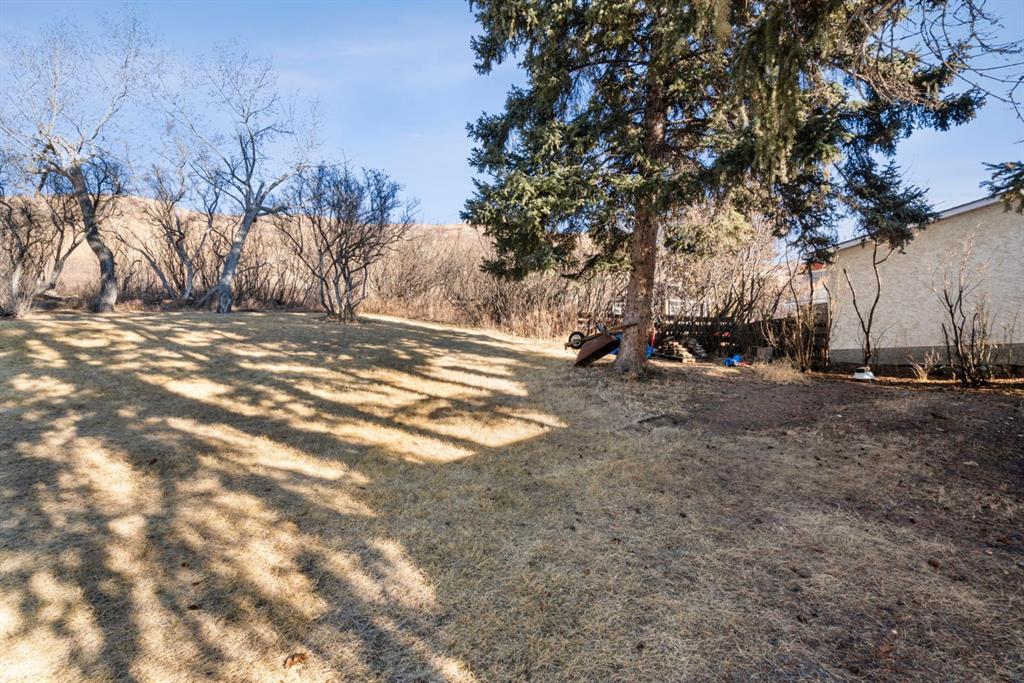 Picture of 328 Third Street W, Cochrane Real Estate Listing