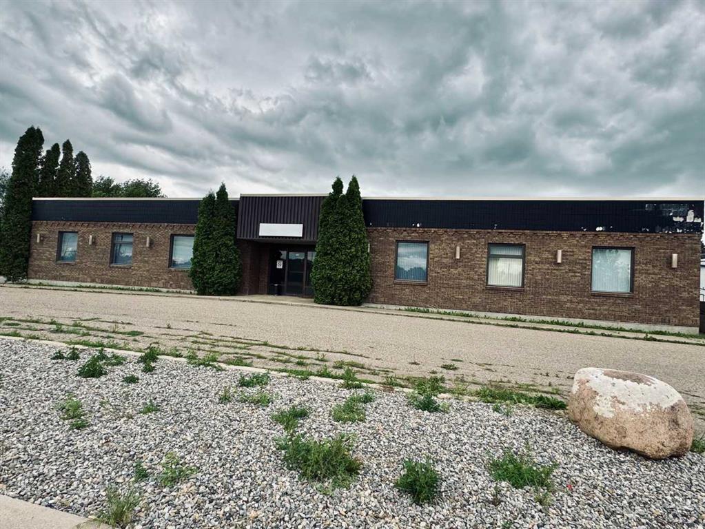 Picture of 2105 20 Avenue , Coaldale Real Estate Listing