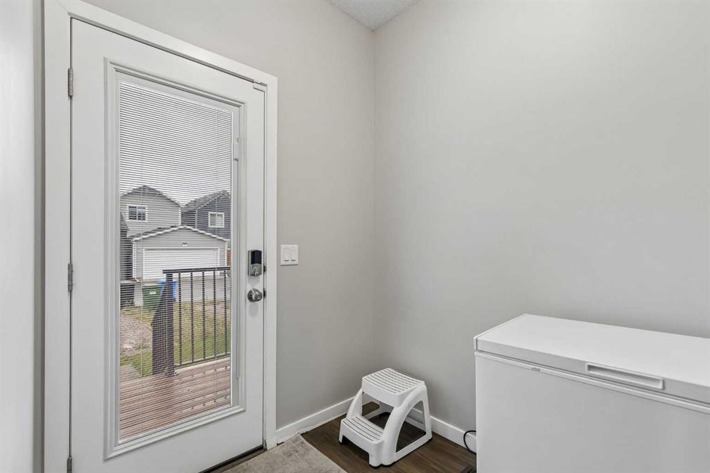 Picture of 291 Magnolia Square SE, Calgary Real Estate Listing