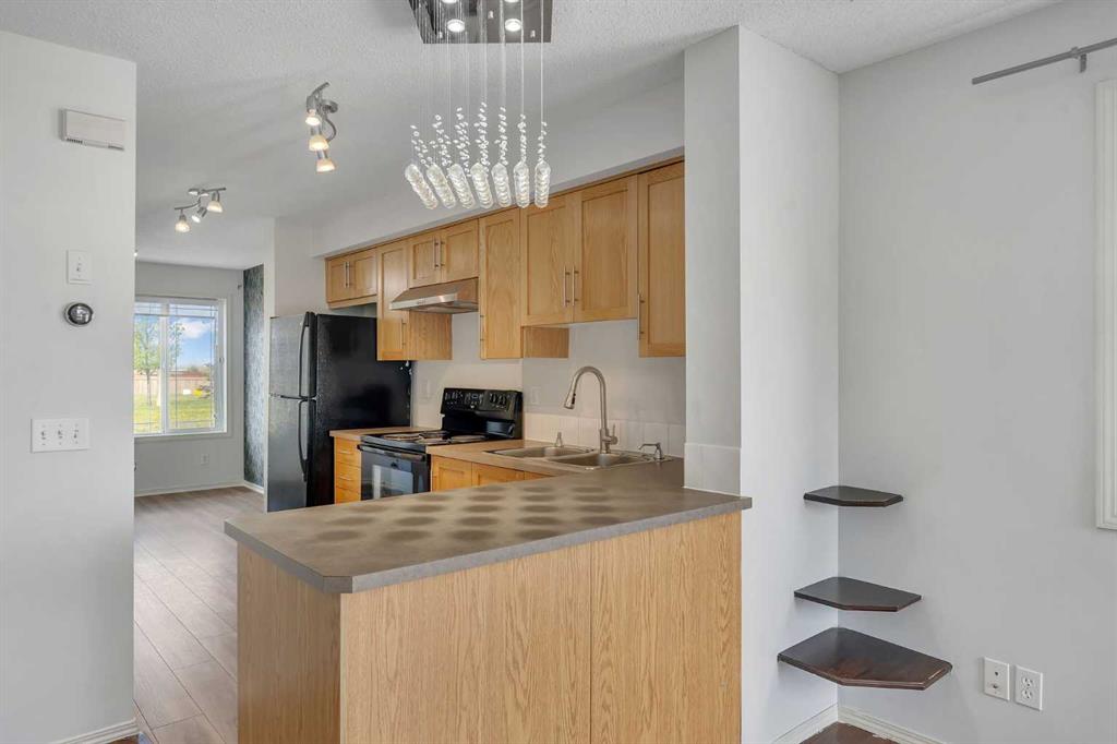 Picture of 312 Saddlebrook Point NE, Calgary Real Estate Listing