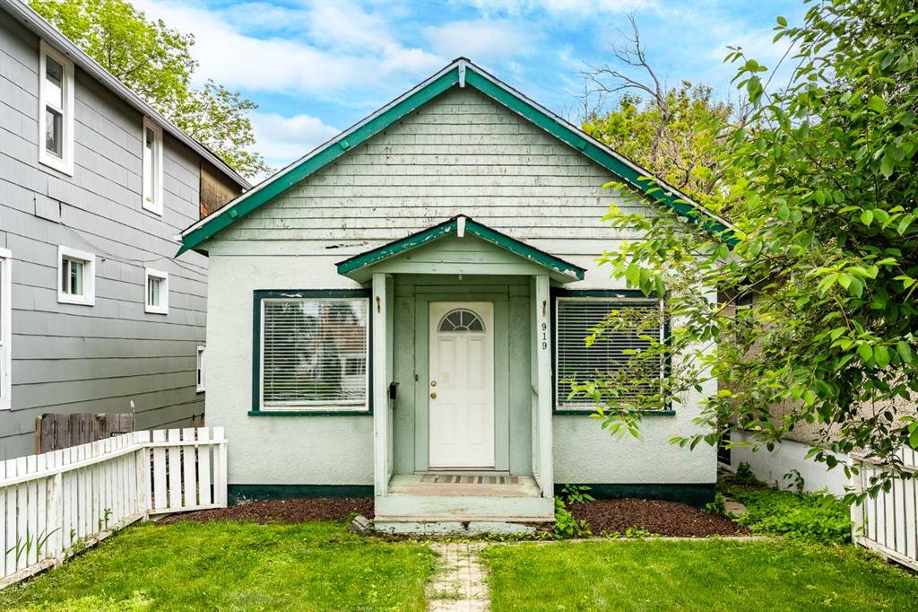 Picture of 919 20 Avenue NW, Calgary Real Estate Listing
