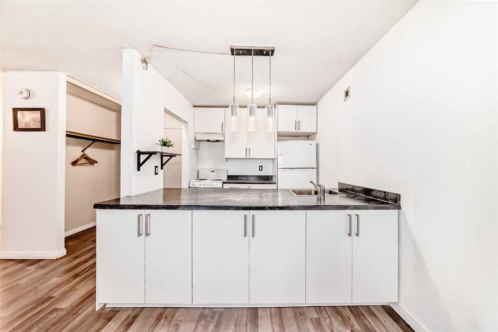 Picture of 1403, 221 6 Avenue SE, Calgary Real Estate Listing