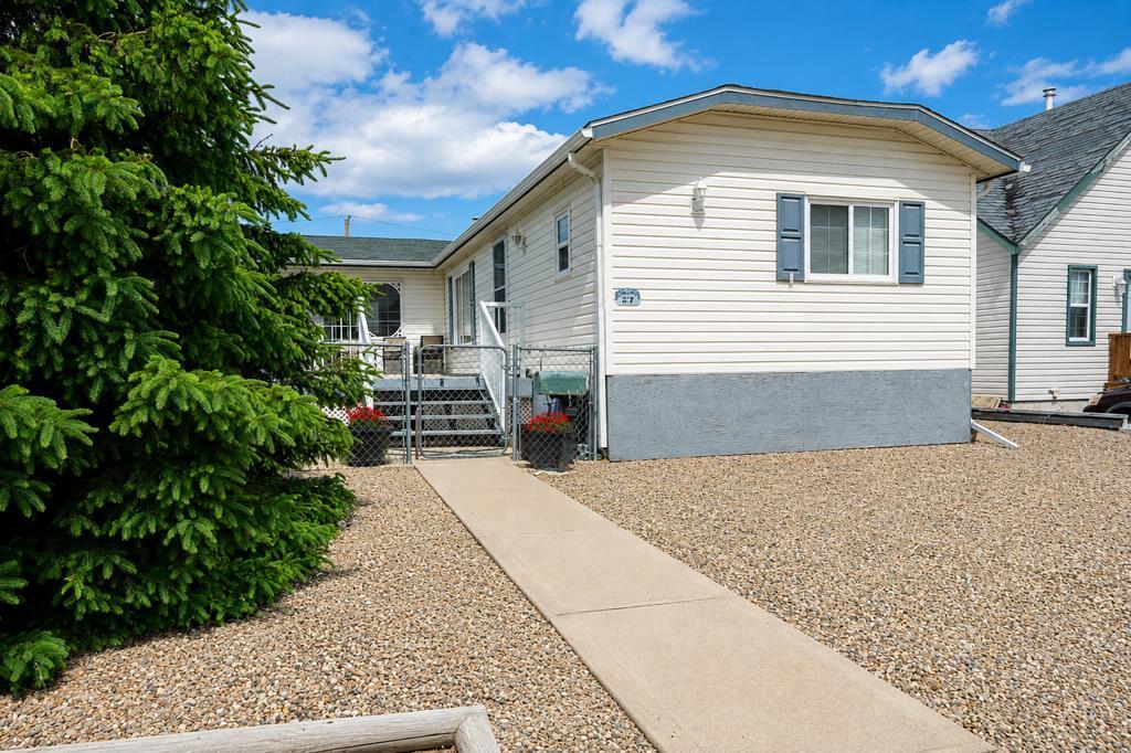 Picture of 217 4 Street NW, Redcliff Real Estate Listing