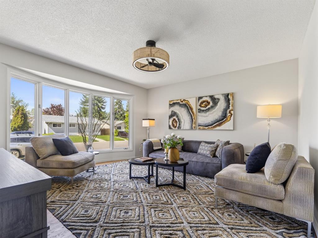 Picture of 847 Raynard Crescent SE, Calgary Real Estate Listing
