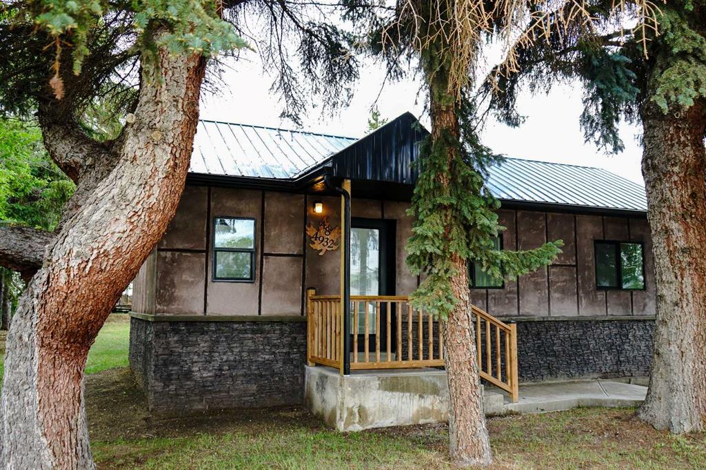 Picture of 4932 48 Street , Hardisty Real Estate Listing