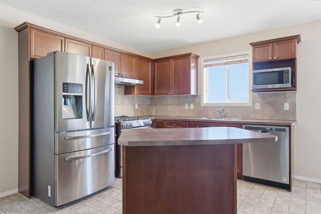 Picture of 260 Covemeadow Road NE, Calgary Real Estate Listing