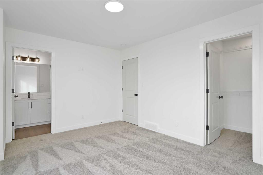 Picture of 38 Station Drive , Sylvan Lake Real Estate Listing