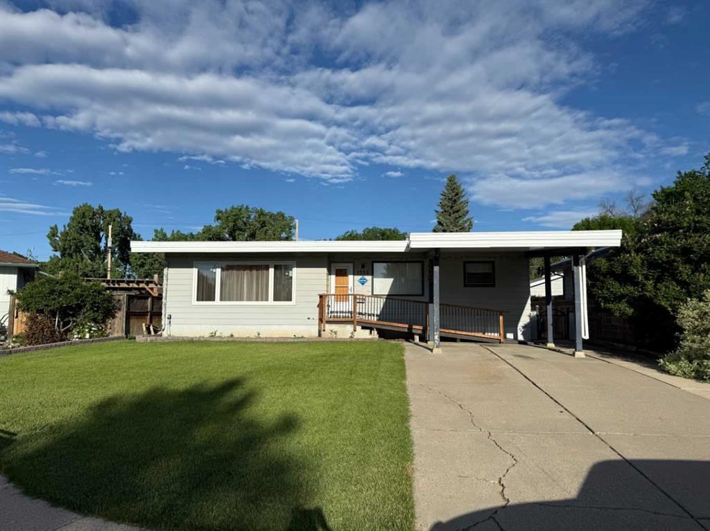 Picture of 1722 21 Street S, Lethbridge Real Estate Listing