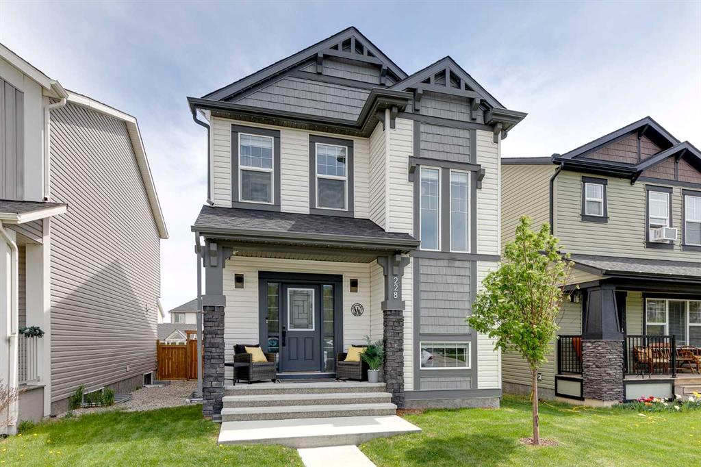 Picture of 228 Hillcrest Road SW, Airdrie Real Estate Listing