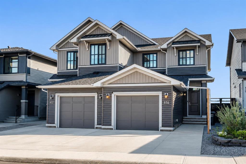 Picture of 836 Seton Circle SE, Calgary Real Estate Listing
