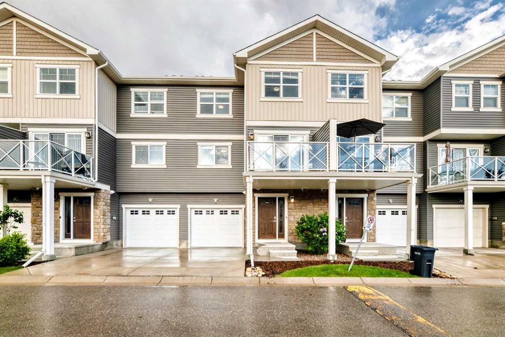 Picture of 709 Skyview Ranch Grove NE, Calgary Real Estate Listing
