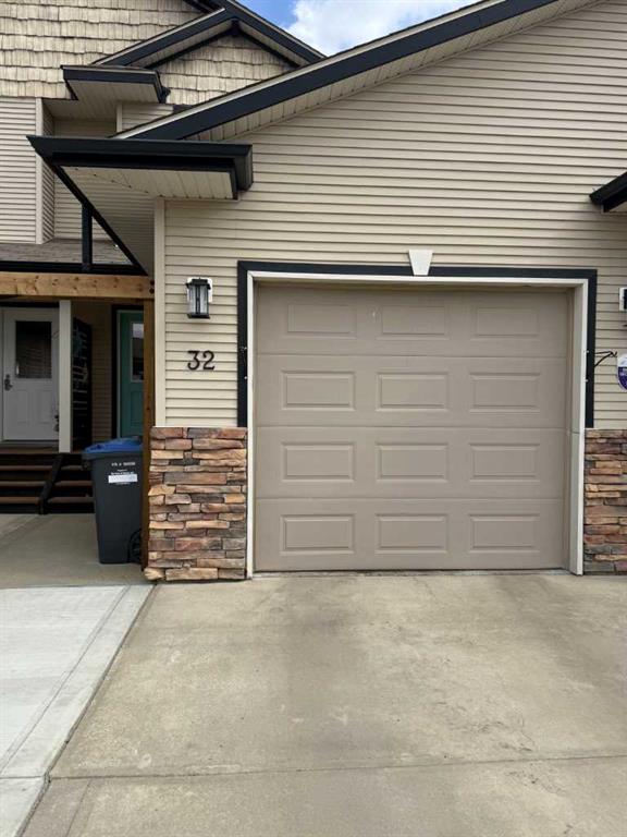 Picture of 32 Legend Court , Sylvan Lake Real Estate Listing