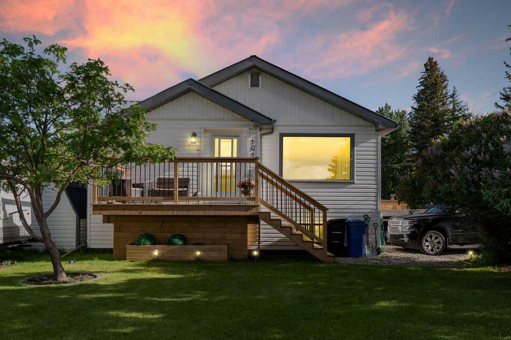 Picture of 101 S Railway Street , Okotoks Real Estate Listing